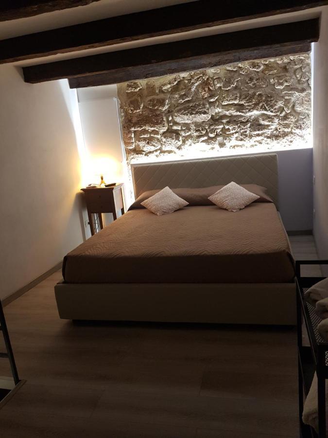 La Rosa Dei Venti " Maestrale " Apartment Palermo Luaran gambar
