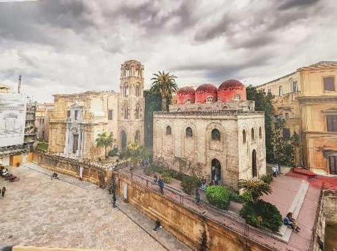 La Rosa Dei Venti " Maestrale " Apartment Palermo Luaran gambar